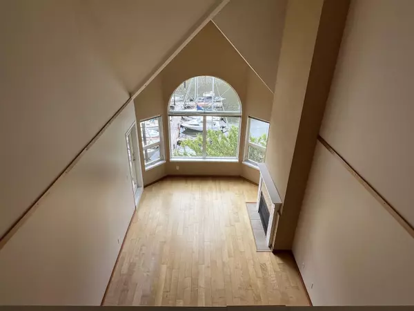 Squamish, BC V8B 0K2,1468 Pemberton AVE #305