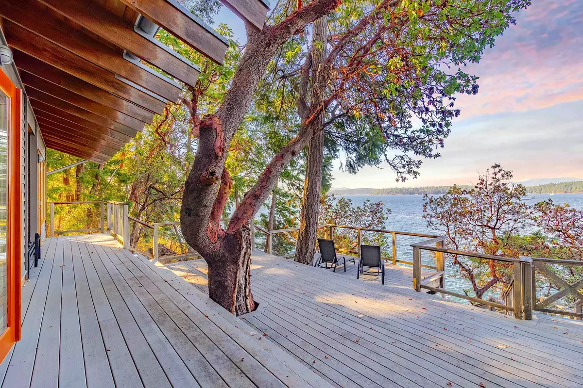 Galiano Island, BC V0N 1P0,19795 Porlier Pass RD