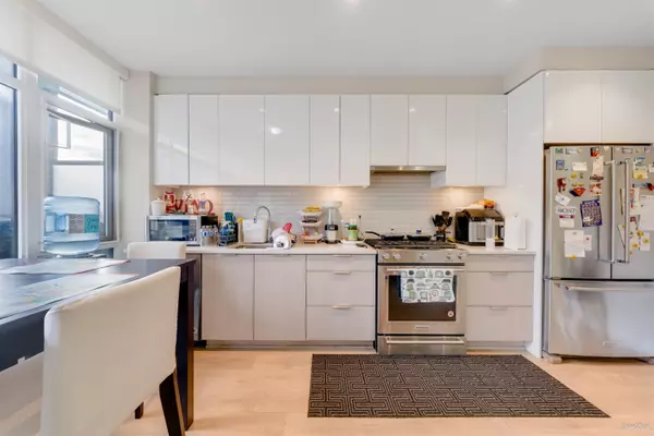 Vancouver, BC V5S 0H5,3588 Sawmill CRES #102