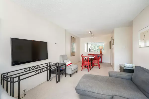 North Vancouver, BC V7P 3G8,2004 Fullerton AVE #905