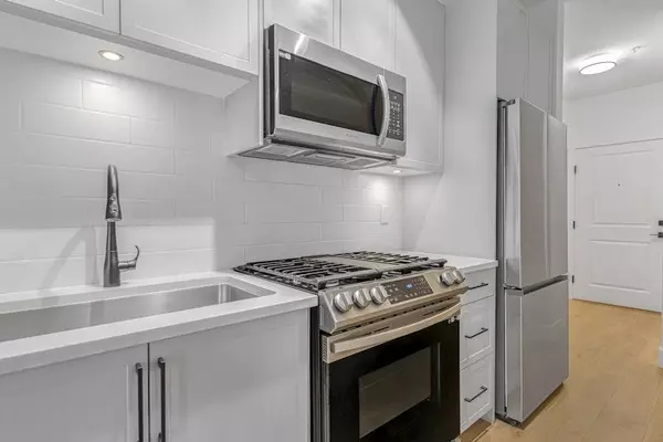 Langley, BC V2Y 3K9,7506 199a ST #105