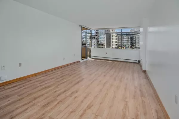 Richmond, BC V6Y 1Z1,6631 Minoru BLVD #701