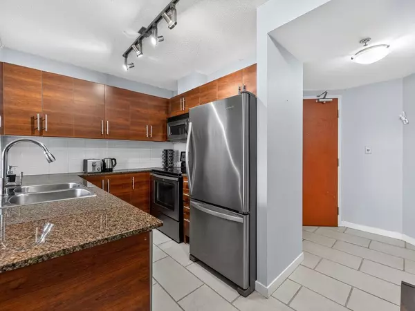 New Westminster, BC V3M 0B1,833 Agnes ST #901