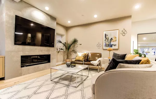 Vancouver, BC V5V 3L9,4542 Quebec ST