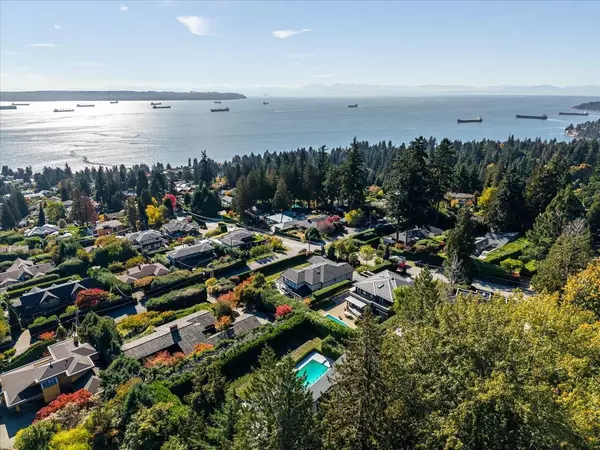 West Vancouver, BC V7V 4K4,2090 26th ST