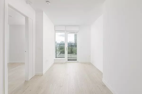 Burnaby, BC V5C 0N4,2181 Madison AVE #510