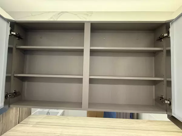 Surrey, BC V3T 0V2,13768 100th AVE #1610