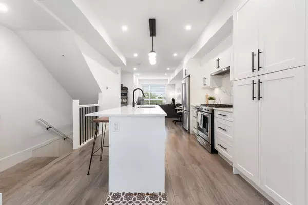 Langley, BC V3A 3X6,19624 56 AVE #3