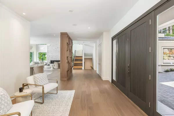 West Vancouver, BC V7S 1M1,360 Southborough DR