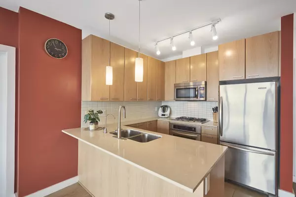 Coquitlam, BC V3B 0H9,2955 Atlantic AVE #3705