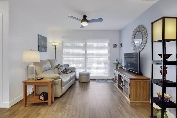 Maple Ridge, BC V2X 8W6,12248 224th ST #307