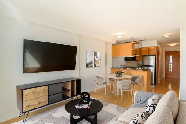 Vancouver, BC V6Z 2X4,1189 Howe ST #1704