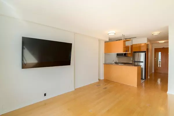 Vancouver, BC V6Z 2X4,1189 Howe ST #1704