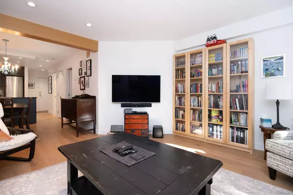 Vancouver, BC V6E 1H3,1274 Barclay ST #311