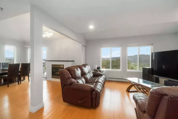 Port Coquitlam, BC V3C 6H2,1159 Bennet DR