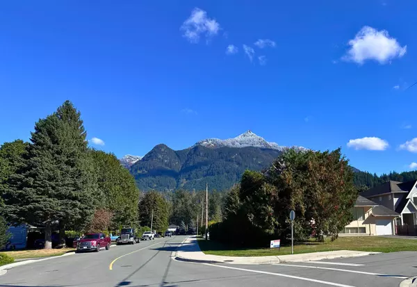 Hope, BC V0X 1L0,311 Allison AVE