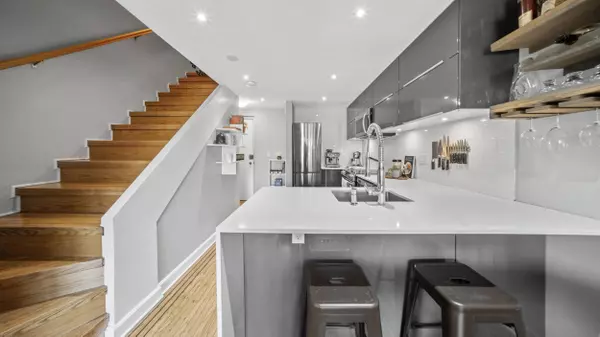 Vancouver, BC V6H 3Y8,1345 W 4th AVE #17