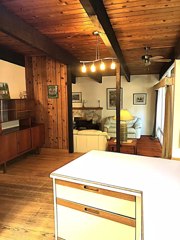 Delta, BC V4C 5G7,9437 Dawson CRES