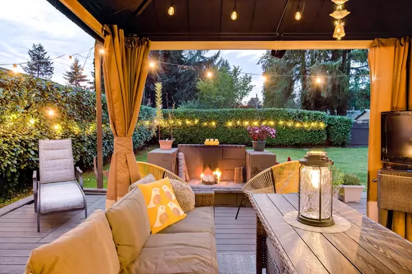 Port Coquitlam, BC V3B 2Z2,3841 St. Thomas ST