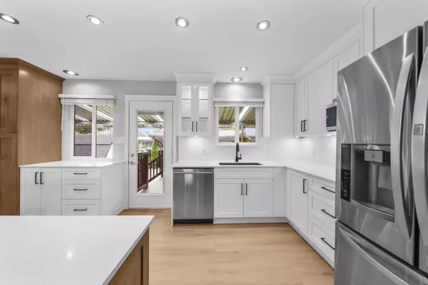 Maple Ridge, BC V2X 2C8,21554 Berry AVE