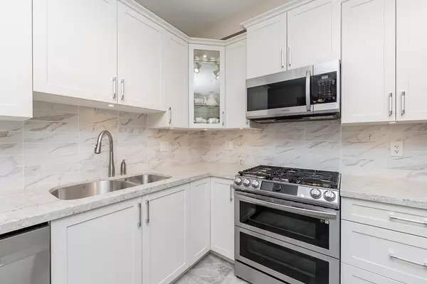 Langley, BC V2Y 3L2,20325 85 AVE #306