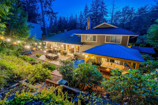 West Vancouver, BC V7W 1V3,5685 Westport RD