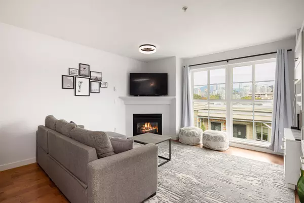 Vancouver, BC V5Z 1B5,678 W 7th AVE #317