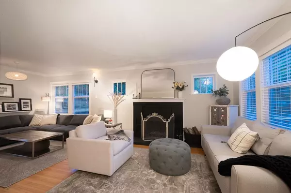 Anmore, BC V3H 4Y5,66 Maple CT