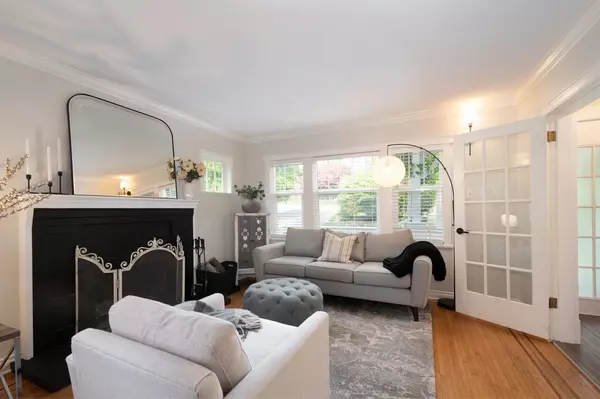 Anmore, BC V3H 4Y5,66 Maple CT