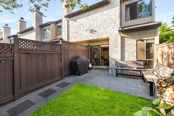 North Vancouver, BC V7M 1P3,230 W 14th ST #24