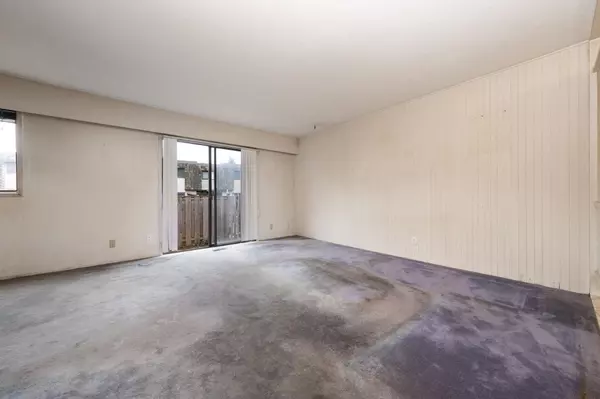 North Vancouver, BC V7J 2H3,1122 Premier ST