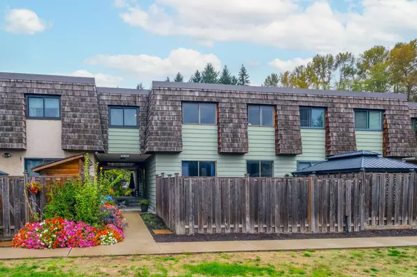 North Vancouver, BC V7J 2H3,1122 Premier ST