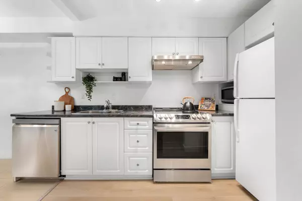 West Vancouver, BC V7T 2W9,1363 Clyde AVE #206