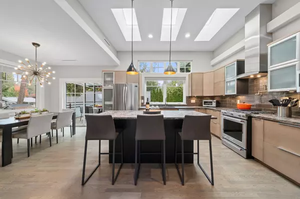 North Vancouver, BC V7P 2T1,2140 Pemberton AVE