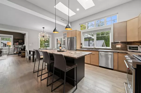 North Vancouver, BC V7P 2T1,2140 Pemberton AVE