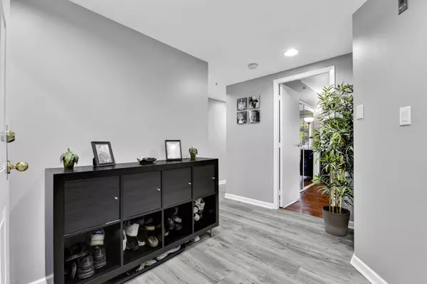 Surrey, BC V3R 0P9,9978 148 ST #106