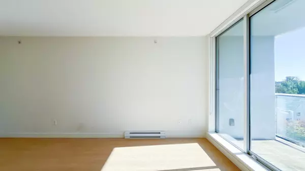 Surrey, BC V3T 0L3,13750 100 AVE #1105