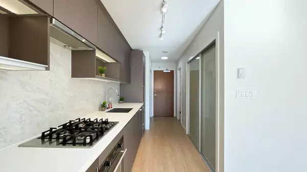 Surrey, BC V3T 0L3,13750 100 AVE #1105