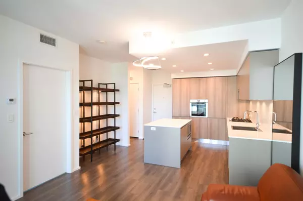 Burnaby, BC V3J 0M2,3833 Evergreen PL #1403