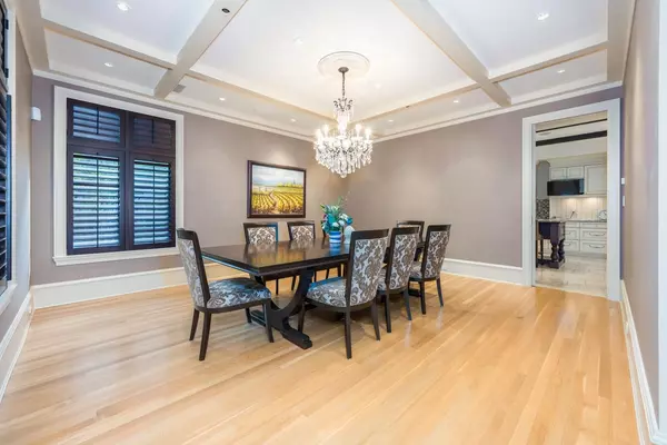 Vancouver, BC V6P 7A1,1198 W 55th AVE