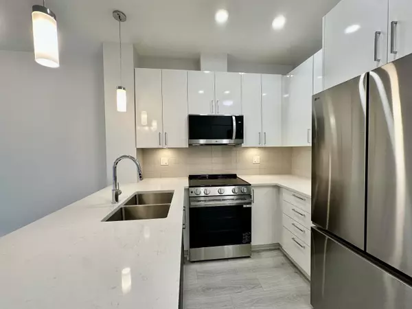 Abbotsford, BC V2S 0N9,33886 Pine ST #609