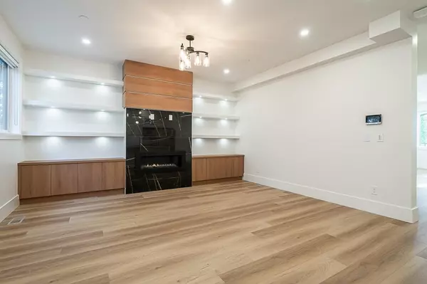 White Rock, BC V4B 2L9,15492 Thrift AVE