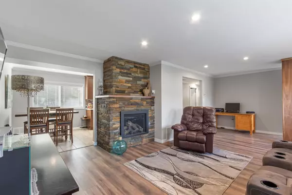 Maple Ridge, BC V2X 6V5,11867 Hawthorne ST