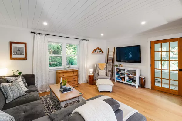 Brackendale, BC V0N 1H0,41869 Hope RD