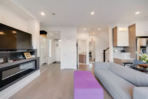 Vancouver, BC V5R 3M2,5319 Chambers ST