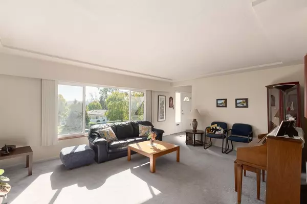 Burnaby, BC V5B 2W7,6465 Dawson ST