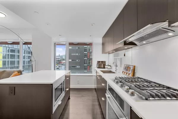 Vancouver, BC V6A 0G1,161 E 1st AVE #606