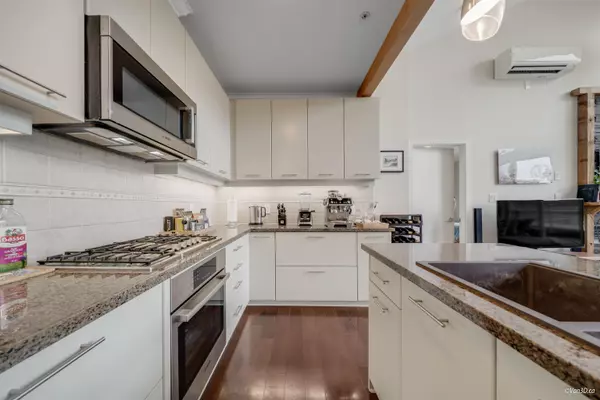 North Vancouver, BC V7G 2T5,530 Raven Woods DR #506