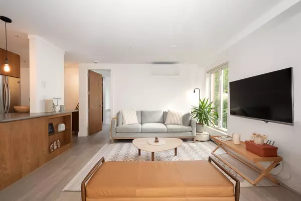 Vancouver, BC V6K 4T4,2628 Yew ST #315