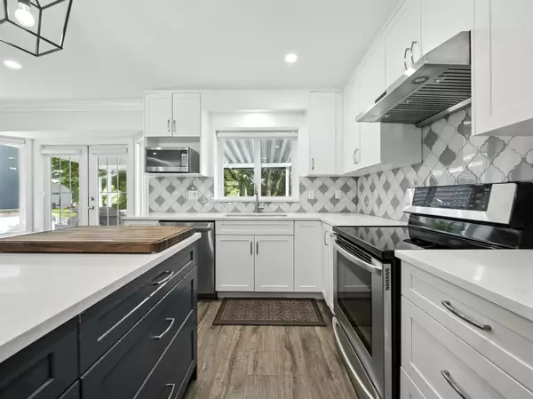 Surrey, BC V3W 8W4,14308 68a AVE